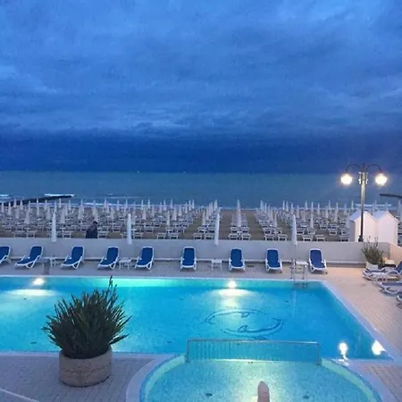 Hotel Condor 3*