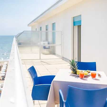 Hotel Condor 3*