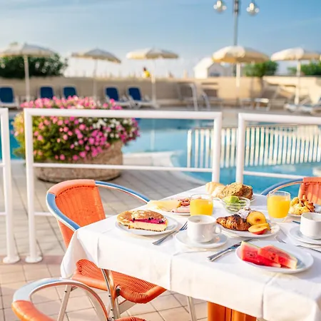 Condor Hotel 3*