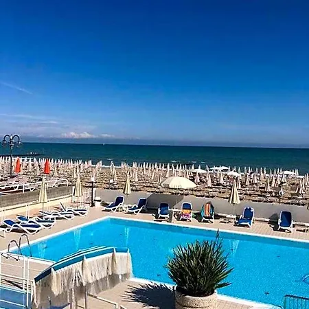 Hotel Condor 3*