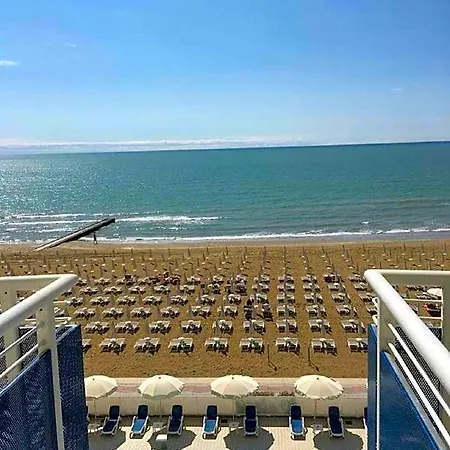 Condor Hotel 3*